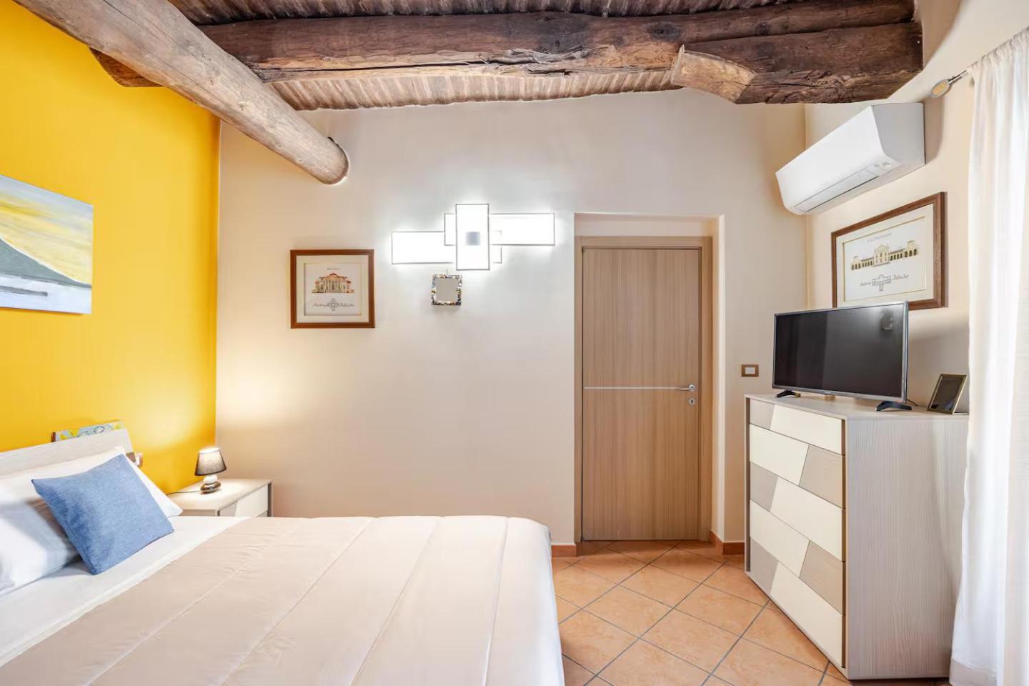 Casa Albertino-In The Heart Of เนเปิลส์ ภายนอก รูปภาพ